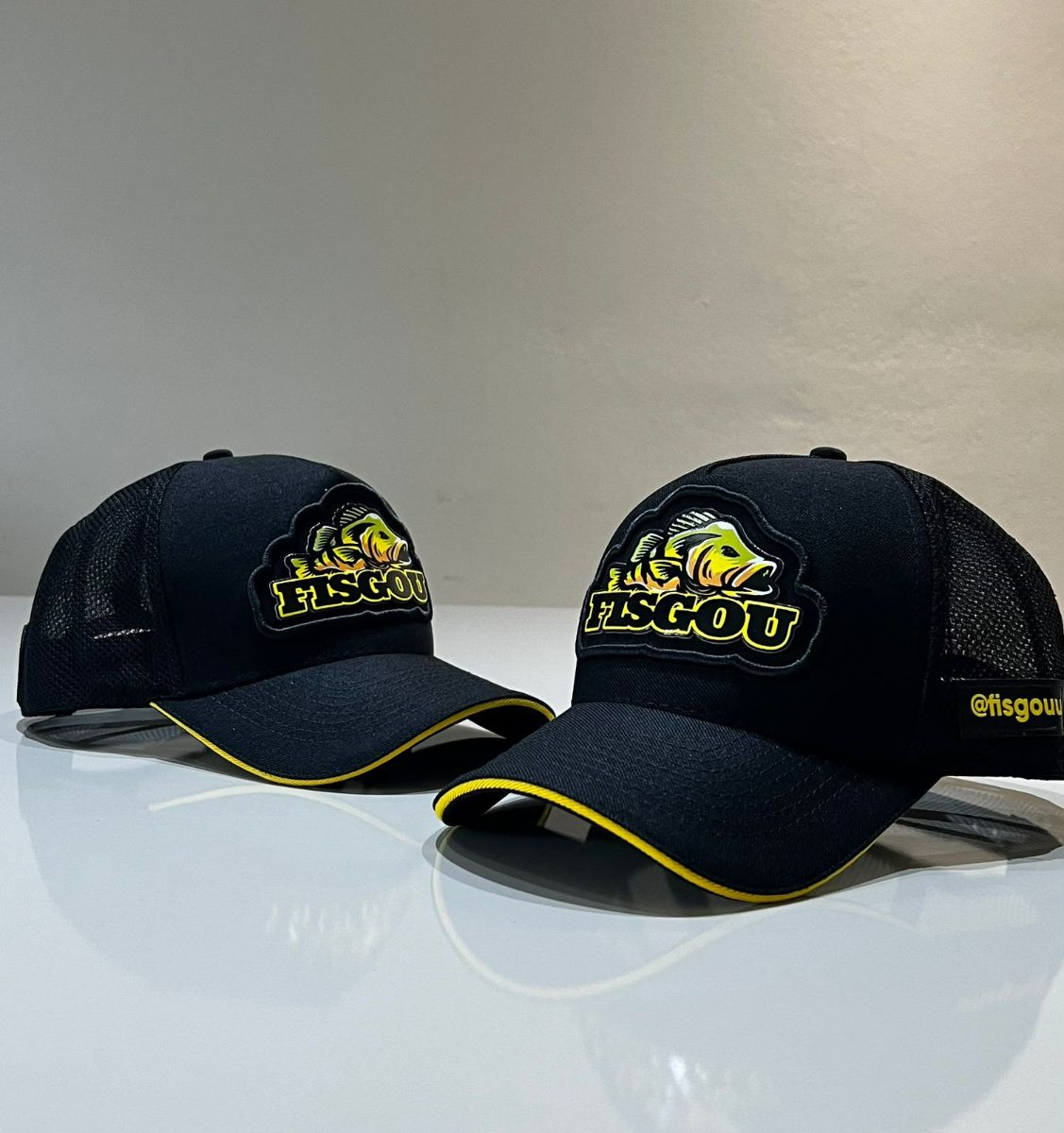 Boné Fisgou Preto com Amarelo Trucker